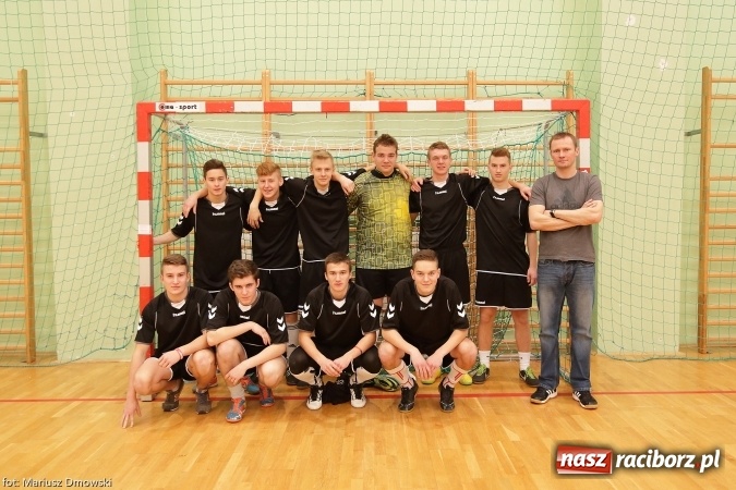 Zdjęcie w galerii na portalu naszraciborz.pl: II Makroregionalny Halowy Turniej Piłki Nożnej Chłopców Szkół Ponadgimnazjalnych wiadomości z regionu