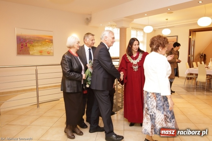 Zdjęcie w galerii na portalu naszraciborz.pl: Dziesięć par obchodziło dziś złote gody w raciborskim Urzędzie Stanu Cywilnego wiadomości z regionu