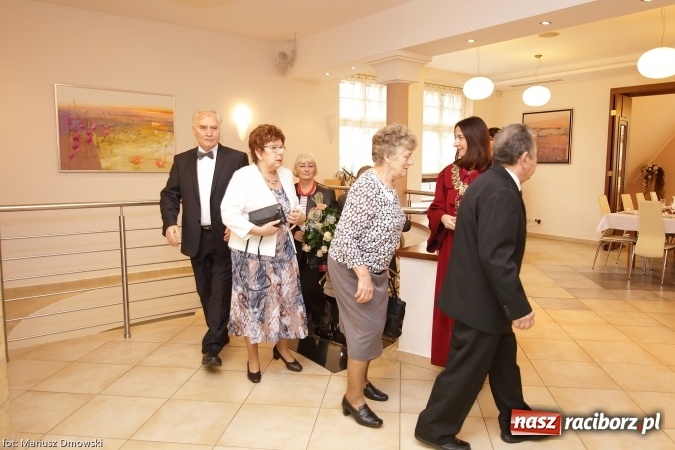 Zdjęcie w galerii na portalu naszraciborz.pl: Dziesięć par obchodziło dziś złote gody w raciborskim Urzędzie Stanu Cywilnego wiadomości z regionu