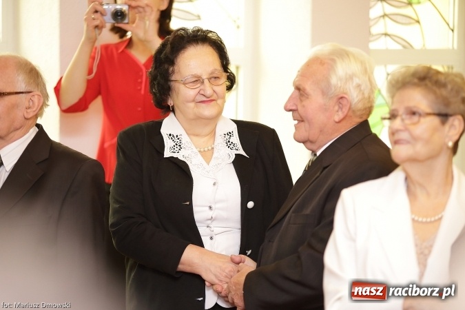 Zdjęcie w galerii na portalu naszraciborz.pl: Dziesięć par obchodziło dziś złote gody w raciborskim Urzędzie Stanu Cywilnego wiadomości z regionu