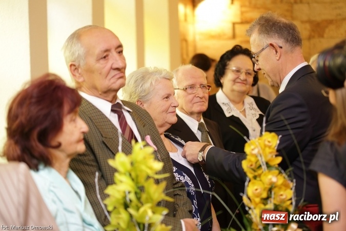 Zdjęcie w galerii na portalu naszraciborz.pl: Dziesięć par obchodziło dziś złote gody w raciborskim Urzędzie Stanu Cywilnego wiadomości z regionu