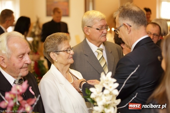 Zdjęcie w galerii na portalu naszraciborz.pl: Dziesięć par obchodziło dziś złote gody w raciborskim Urzędzie Stanu Cywilnego wiadomości z regionu