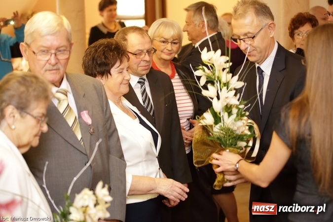 Zdjęcie w galerii na portalu naszraciborz.pl: Dziesięć par obchodziło dziś złote gody w raciborskim Urzędzie Stanu Cywilnego wiadomości z regionu