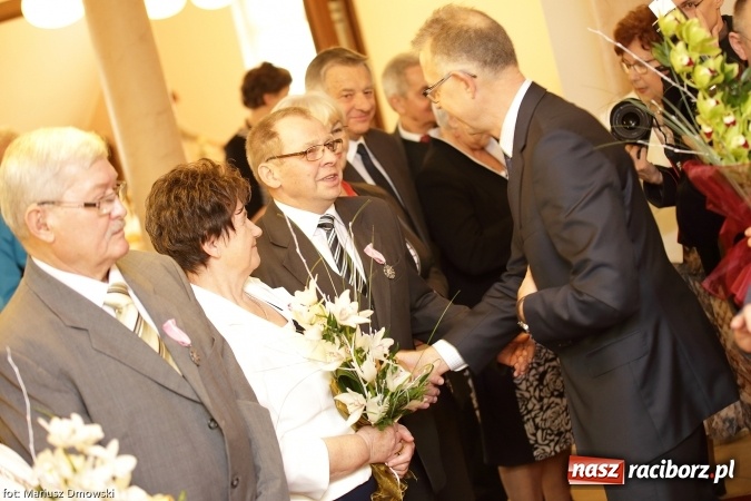 Zdjęcie w galerii na portalu naszraciborz.pl: Dziesięć par obchodziło dziś złote gody w raciborskim Urzędzie Stanu Cywilnego wiadomości z regionu
