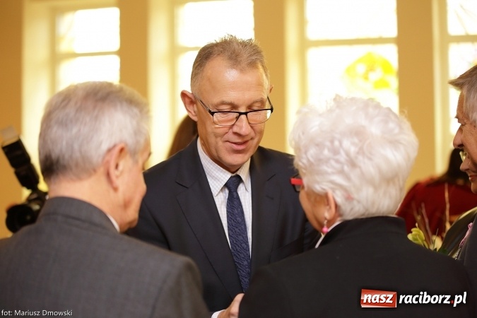 Zdjęcie w galerii na portalu naszraciborz.pl: Dziesięć par obchodziło dziś złote gody w raciborskim Urzędzie Stanu Cywilnego wiadomości z regionu