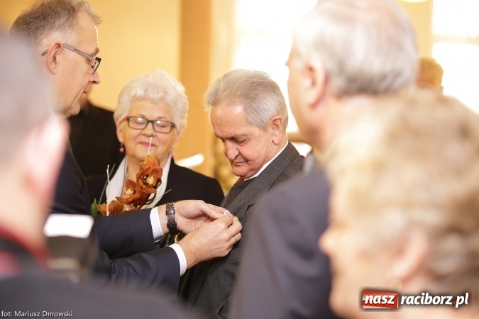 Zdjęcie w galerii na portalu naszraciborz.pl: Dziesięć par obchodziło dziś złote gody w raciborskim Urzędzie Stanu Cywilnego wiadomości z regionu