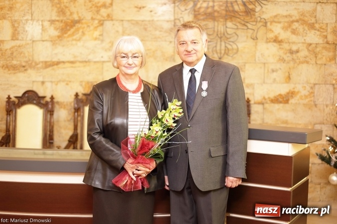 Zdjęcie w galerii na portalu naszraciborz.pl: Dziesięć par obchodziło dziś złote gody w raciborskim Urzędzie Stanu Cywilnego wiadomości z regionu