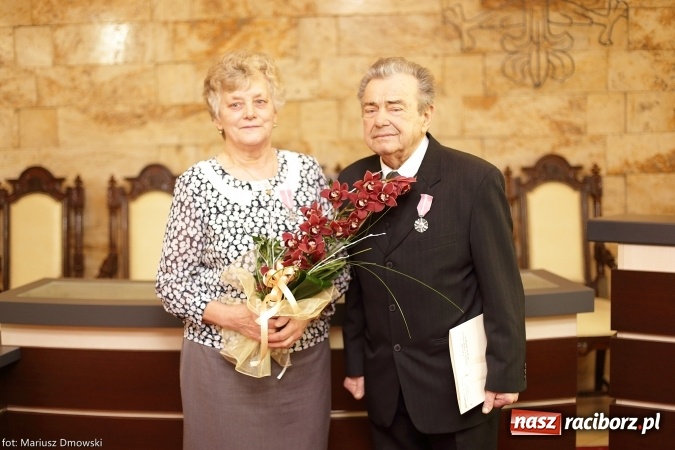 Zdjęcie w galerii na portalu naszraciborz.pl: Dziesięć par obchodziło dziś złote gody w raciborskim Urzędzie Stanu Cywilnego wiadomości z regionu
