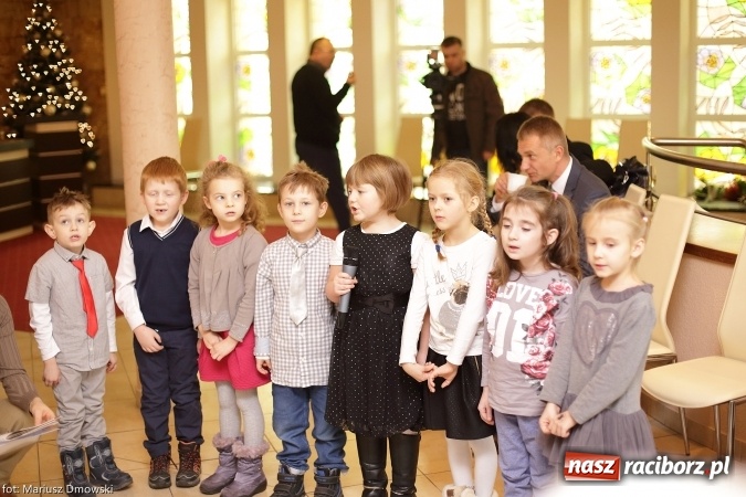 Zdjęcie w galerii na portalu naszraciborz.pl: Dziesięć par obchodziło dziś złote gody w raciborskim Urzędzie Stanu Cywilnego wiadomości z regionu