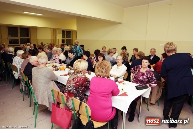 Zdjęcie w galerii na portalu naszraciborz.pl: Słuchacze Uniwersytetu III Wieku już w świątecznych nastrojach wiadomości z regionu