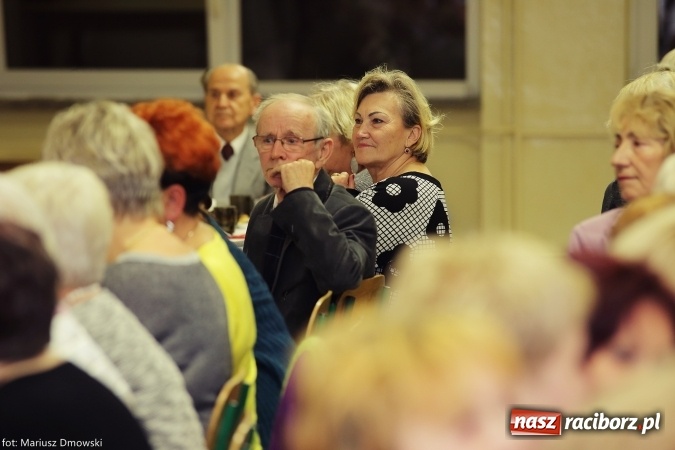 Zdjęcie w galerii na portalu naszraciborz.pl: Słuchacze Uniwersytetu III Wieku już w świątecznych nastrojach wiadomości z regionu
