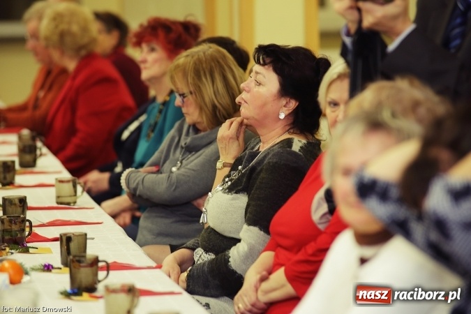 Zdjęcie w galerii na portalu naszraciborz.pl: Słuchacze Uniwersytetu III Wieku już w świątecznych nastrojach wiadomości z regionu