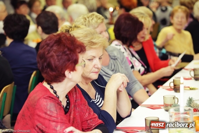 Zdjęcie w galerii na portalu naszraciborz.pl: Słuchacze Uniwersytetu III Wieku już w świątecznych nastrojach wiadomości z regionu