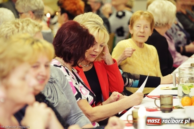 Zdjęcie w galerii na portalu naszraciborz.pl: Słuchacze Uniwersytetu III Wieku już w świątecznych nastrojach wiadomości z regionu