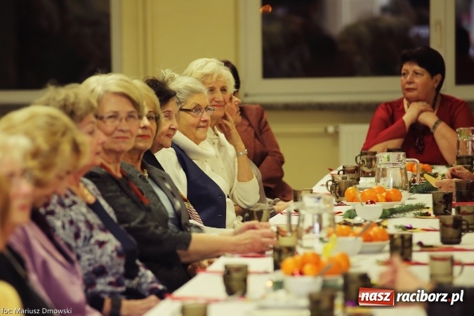 Zdjęcie w galerii na portalu naszraciborz.pl: Słuchacze Uniwersytetu III Wieku już w świątecznych nastrojach wiadomości z regionu