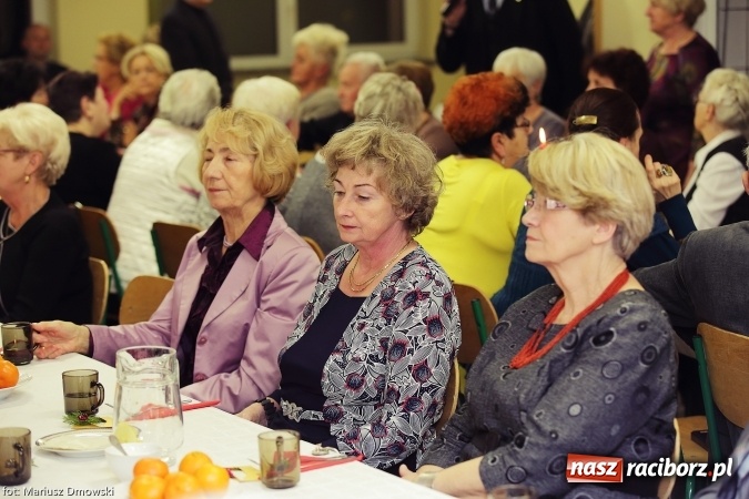 Zdjęcie w galerii na portalu naszraciborz.pl: Słuchacze Uniwersytetu III Wieku już w świątecznych nastrojach wiadomości z regionu