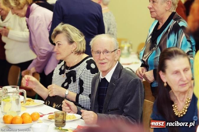 Zdjęcie w galerii na portalu naszraciborz.pl: Słuchacze Uniwersytetu III Wieku już w świątecznych nastrojach wiadomości z regionu