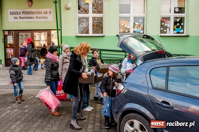 Zdjęcie w galerii na portalu naszraciborz.pl: Warto pomagać! Wielkie serca uczniów raciborskiej Szkoły Podstawowej nr 13  wiadomości z regionu