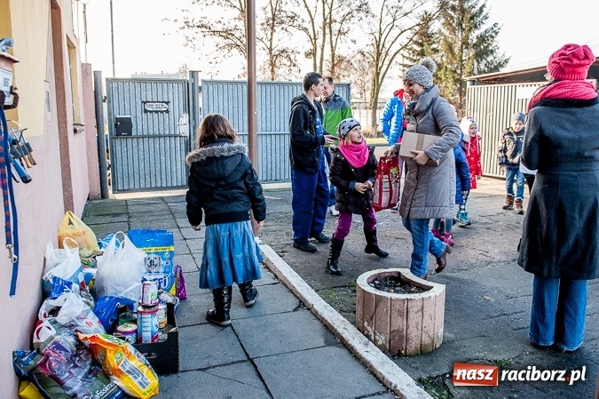 Zdjęcie w galerii na portalu naszraciborz.pl: Warto pomagać! Wielkie serca uczniów raciborskiej Szkoły Podstawowej nr 13  wiadomości z regionu