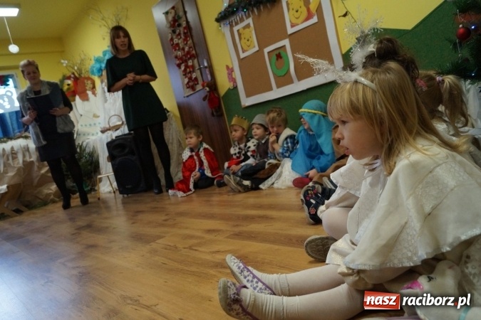 Zdjęcie w galerii na portalu naszraciborz.pl: Wielkie wzruszenie na jasełkach u przedszkolak&oacute;w w Nędzy wiadomości z regionu