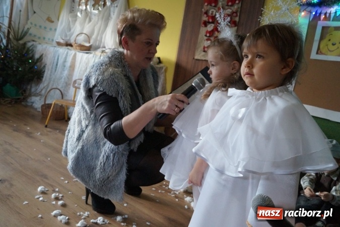 Zdjęcie w galerii na portalu naszraciborz.pl: Wielkie wzruszenie na jasełkach u przedszkolak&oacute;w w Nędzy wiadomości z regionu