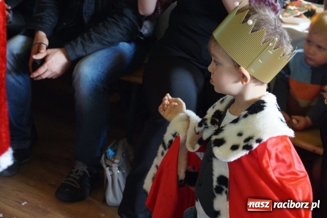 Zdjęcie w galerii na portalu naszraciborz.pl: Wielkie wzruszenie na jasełkach u przedszkolak&oacute;w w Nędzy wiadomości z regionu