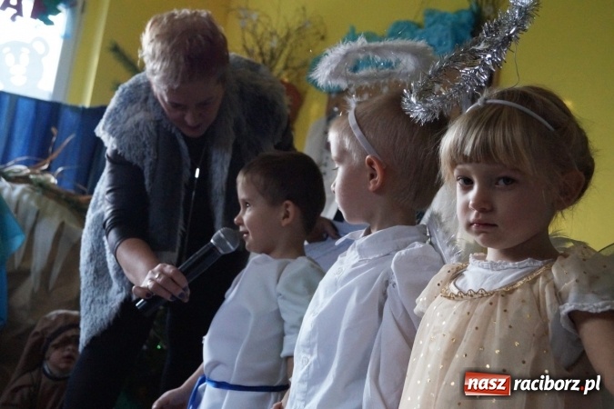 Zdjęcie w galerii na portalu naszraciborz.pl: Wielkie wzruszenie na jasełkach u przedszkolak&oacute;w w Nędzy wiadomości z regionu