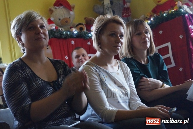 Zdjęcie w galerii na portalu naszraciborz.pl: Wielkie wzruszenie na jasełkach u przedszkolak&oacute;w w Nędzy wiadomości z regionu