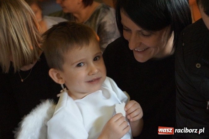 Zdjęcie w galerii na portalu naszraciborz.pl: Wielkie wzruszenie na jasełkach u przedszkolak&oacute;w w Nędzy wiadomości z regionu