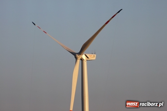 Zdjęcie w galerii na portalu naszraciborz.pl: Pierwszy wiatrak zagórował nad Wojnowicami  wiadomości z regionu