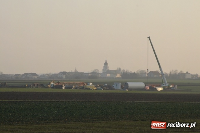 Zdjęcie w galerii na portalu naszraciborz.pl: Pierwszy wiatrak zagórował nad Wojnowicami  wiadomości z regionu