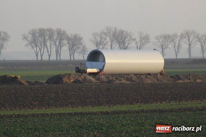Zdjęcie w galerii na portalu naszraciborz.pl: Pierwszy wiatrak zagórował nad Wojnowicami  wiadomości z regionu