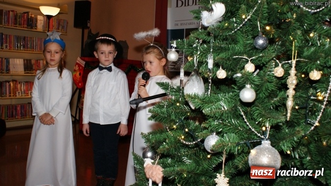 Zdjęcie w galerii na portalu naszraciborz.pl: Przedszkolaki kolędowały na Międzyprzedszkolnym Przeglądzie Kolęd w bibliotece wiadomości z regionu