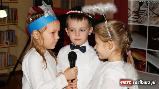Zdjęcie w galerii na portalu naszraciborz.pl: Przedszkolaki kolędowały na Międzyprzedszkolnym Przeglądzie Kolęd w bibliotece wiadomości z regionu