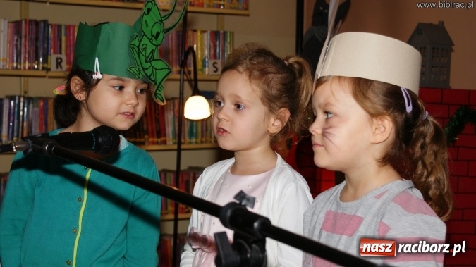 Zdjęcie w galerii na portalu naszraciborz.pl: Przedszkolaki kolędowały na Międzyprzedszkolnym Przeglądzie Kolęd w bibliotece wiadomości z regionu