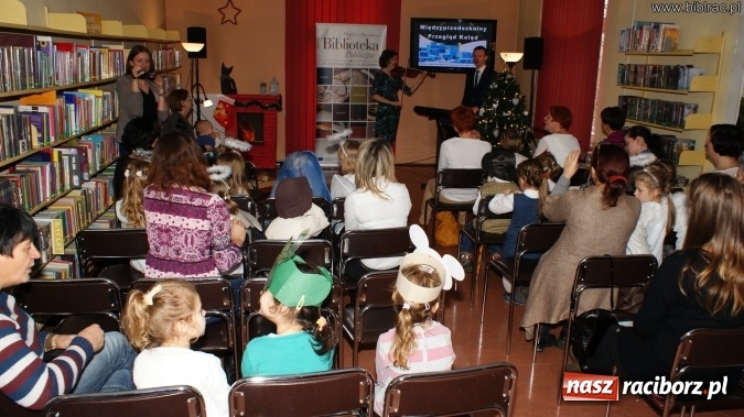 Zdjęcie w galerii na portalu naszraciborz.pl: Przedszkolaki kolędowały na Międzyprzedszkolnym Przeglądzie Kolęd w bibliotece wiadomości z regionu