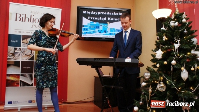 Zdjęcie w galerii na portalu naszraciborz.pl: Przedszkolaki kolędowały na Międzyprzedszkolnym Przeglądzie Kolęd w bibliotece wiadomości z regionu