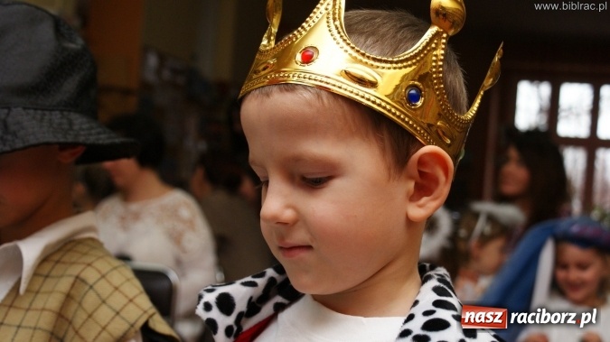Zdjęcie w galerii na portalu naszraciborz.pl: Przedszkolaki kolędowały na Międzyprzedszkolnym Przeglądzie Kolęd w bibliotece wiadomości z regionu