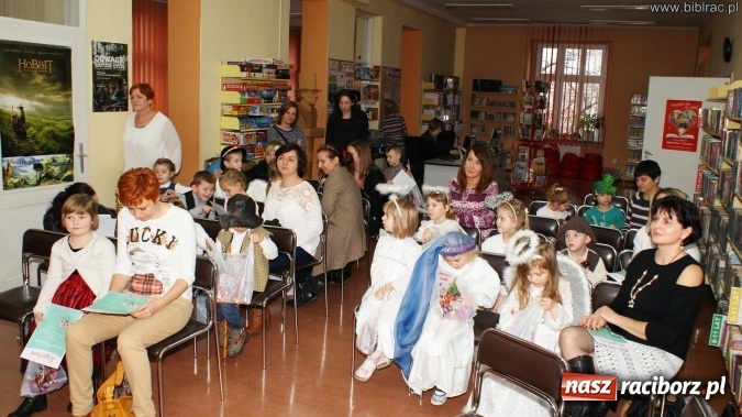 Zdjęcie w galerii na portalu naszraciborz.pl: Przedszkolaki kolędowały na Międzyprzedszkolnym Przeglądzie Kolęd w bibliotece wiadomości z regionu