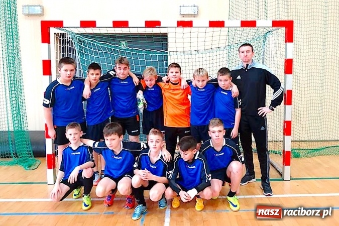 Zdjęcie w galerii na portalu naszraciborz.pl: Nędza i Chałupki wygrały halowy turniej w Rudniku wiadomości z regionu