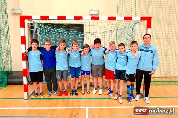 Zdjęcie w galerii na portalu naszraciborz.pl: Nędza i Chałupki wygrały halowy turniej w Rudniku wiadomości z regionu