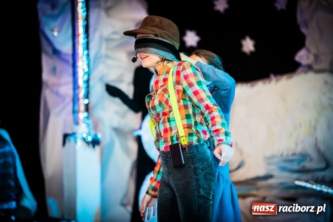 Zdjęcie w galerii na portalu naszraciborz.pl: Kr&oacute;lowa Śniegu, czyli jasełka w SP13 wiadomości z regionu