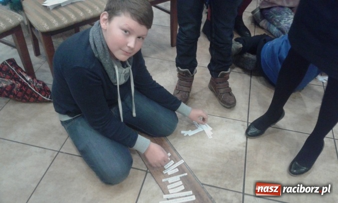 Zdjęcie w galerii na portalu naszraciborz.pl: Gotuj po niemiecku - uczniowie Szkoły Podstawowej nr 1 w Raciborzu na świątecznych warsztatach w Gliwicach wiadomości z regionu