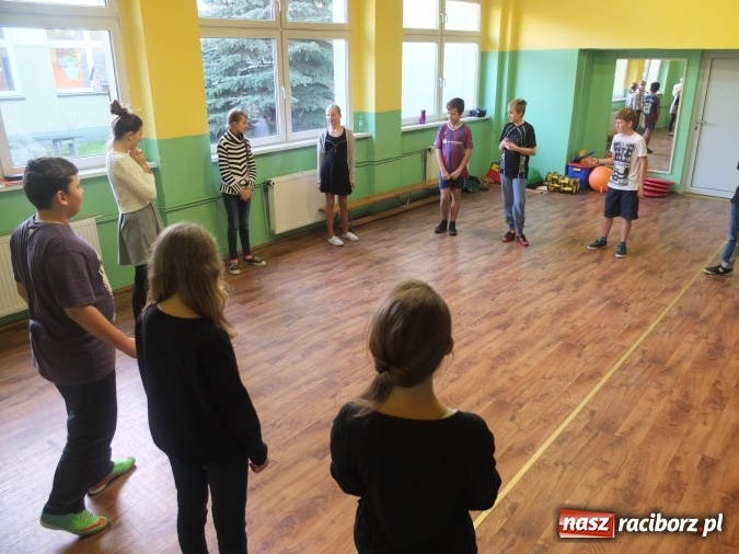 Zdjęcie w galerii na portalu naszraciborz.pl: Warsztaty aktorskie z Roksaną Lewak w Kuźni Raciborskiej  wiadomości z regionu