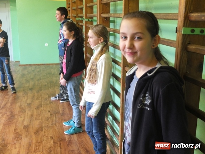 Zdjęcie w galerii na portalu naszraciborz.pl: Warsztaty aktorskie z Roksaną Lewak w Kuźni Raciborskiej  wiadomości z regionu