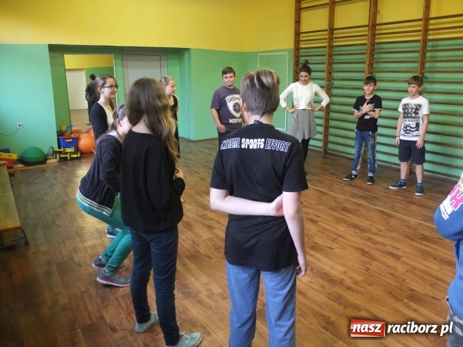 Zdjęcie w galerii na portalu naszraciborz.pl: Warsztaty aktorskie z Roksaną Lewak w Kuźni Raciborskiej  wiadomości z regionu