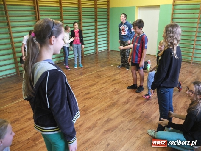 Zdjęcie w galerii na portalu naszraciborz.pl: Warsztaty aktorskie z Roksaną Lewak w Kuźni Raciborskiej  wiadomości z regionu