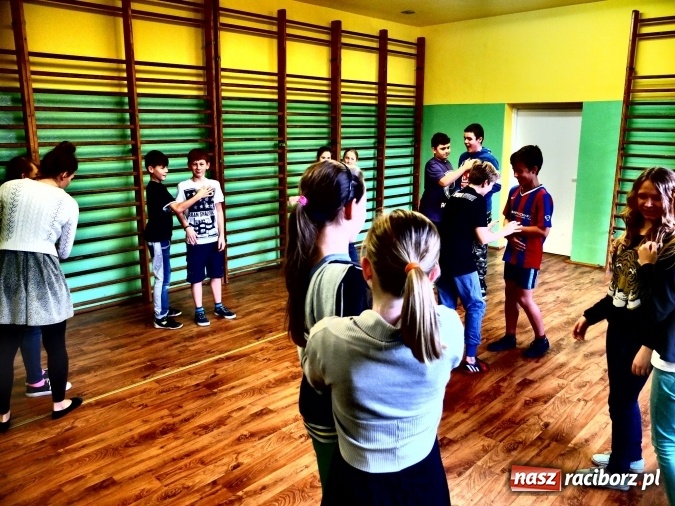 Zdjęcie w galerii na portalu naszraciborz.pl: Warsztaty aktorskie z Roksaną Lewak w Kuźni Raciborskiej  wiadomości z regionu