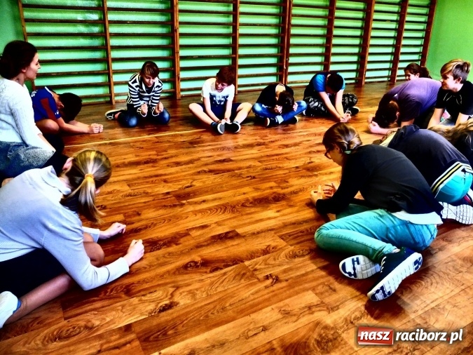 Zdjęcie w galerii na portalu naszraciborz.pl: Warsztaty aktorskie z Roksaną Lewak w Kuźni Raciborskiej  wiadomości z regionu