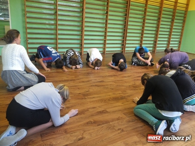 Zdjęcie w galerii na portalu naszraciborz.pl: Warsztaty aktorskie z Roksaną Lewak w Kuźni Raciborskiej  wiadomości z regionu